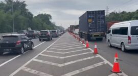 56 Ribu Kendaraan Diperkirakan Penuhi Tol Jakarta-Cikampek. (Instagram.com/@pjrtolcikampek)
