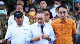 Menteri Perdagangan (Mendag), Zulkifli Hasan Mengecek harga bahan pokok di pasar tradisional. (Instagram.com/@zul.hasan)
