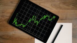 Tiga indeks utama saham di bursa Wall Street reli dan ditutup naik signifikan. (Pexels.com/Burak The Weekender)