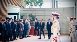 Presiden Jokowi mengikuti upacara penyambutan resmi oleh Perdana Menteri Kishida Fumio, Kantor Perdana Menteri Jepang. (Dok. Biro Pers Sekretariat Presiden/Laily Rachev)
