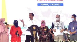 Presiden Joko Widodo dalam sambutannya pada acara Pemberian NIB Pelaku Usaha Mikro Kecil (UMK) Perseorangan Tahun 2022 di Gedung Olahraga Nanggala Kopassus, Jakarta, (Dok. Biro Pers, Media, dan Informasi Sekretariat Presiden)
