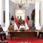 Presiden Jokowi didampingi sejumlah menteri menyampaikan pernyataan perihal pengalihan subsidi BBM, Sabtu (03/09/2022), di Istana Merdeka. (Dok. Biro Pers Sekretariat Presiden/Biro Pers Sekretariat Presiden)

