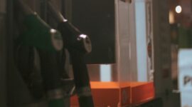 Minyak tidak lagi sebagai jangkar mata uang Dolar Amerika Serikat yang merupakan mata uang internasional saat ini. (Pexels.com/joao guerreiro )
