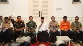 Konferensi pers update penanganan gempa bumi M5,6 Kabupaten Cianjur di Pendopo Kabupaten Cianjur. (Dok. BNPB)
