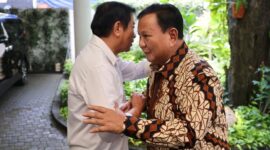 Menteri Pertahanan, Prabowo Subianto silaturahmi Idul Fitri ke kediaman Agum Gumelar. (Dok. Tim Media Prabowo Subianto)