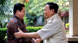 Menteri Pertahanan Prabowo Subianto bersama Menteri BUMN sekaligus Ketua Umum PSSI Erick Thohir. (Dok. Kemhan.go.id)
