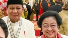 Ketua Umum Partai Gerindra Prabowo Subianto bersama Ketua Umum PDI Perjuangan Megawati Soekarnoputri. (Instagram.com/@presidenmegawati)