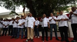 Capres Koalisi Indonesia Maju, Prabowo Subianto, bersama para aktivis 98 yang tergabung dalam 'Masyarakat 08' di Kertanegara. (Dok. Tim Media Prabowo)
