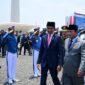 Menteri Pertahanan Prabowo Subianto mendampingi Presiden Joko Widodo (Jokowi) memimpin upacara peringatan HUT ke-78 TNI. (Dok. Tim Media Prabowo Subianto)
