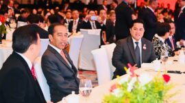 Presiden Jokowi menghadiri Forum Bisnis Indonesia-Republik Rakyat Tiongkok (RRT). (Facbook.com/@Setkab RI)
