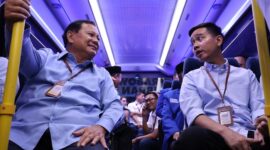 Pasangan Calon Presiden dan Wakil Presiden Koalisi Indonesia Maju Prabowo-Gibran menggunakan bus listrik. (Dok. TKN Prabowo Gibran)