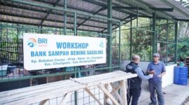 BRI berkolaborasi dengan Yayasan Bening Saguling, yang membantu mengatasi persoalan sampah di Waduk Saguling di sekitar Sungai Citarum, Bandung, Jawa Barat. (Dok. BRI)