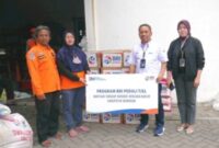 BRI Peduli bergerak cepat dengan melakukan penyaluran bantuan tanggap bencana bagi warga di Kab. Grobogan, Jawa Tengah terendam air sehingga warga harus mengungsi. (Dok. BRI)