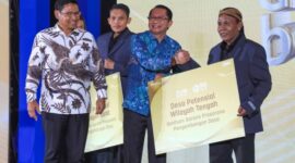 Penghargaan Program Desa BRILiaN 2023 bidang SDG's kategori Desa Potensial Wilayah Tengah diraih oleh Desa Wawowae, Ngada, Nusa Tenggara Timur (NTT). (Dok. BRI)