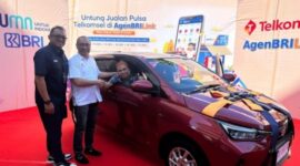 Toyota New Agya 1.2 CVT dan puluhan gram logam mulia untuk 21 pemenang AgenBRILink di Indonesia. (Dok. BRI)