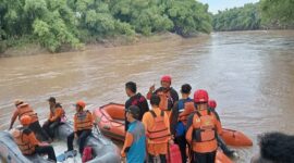 Tim Gabungan Temukan Jasad Pemuda Didik Nugroho yang Hanyut Sejauh 15 Km di Bengawan Madiun. (Dok. FIN)