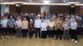 Badan Nasional Sertifikasi Profesi (BNSP) telah melaksanakan penandatanganan Surat Perjanjian Swakelola Program Sertifikasi Kompetensi Kerja (PSKK) di Grand Mercure Hotel Yogyakarta (22/5/24). (Doc.BNSP)