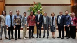 Direktur Utama BRI Sunarso bertemu langsung lakukan one on one meeting dengan CEO Microsoft Satya Nadella di Jakarta Convention Center, Selasa (30/04). (Dok. BRI_