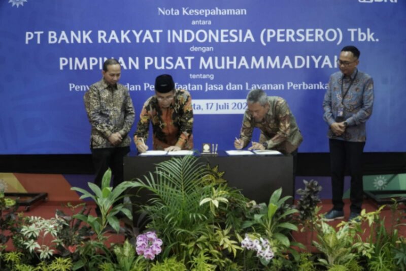 Penandatanganan Nota Kesepahaman antara BRI dengan PP Muhammadiyah pada 17 Juli 2024, di Yogyakarta. (Dok. BRI)