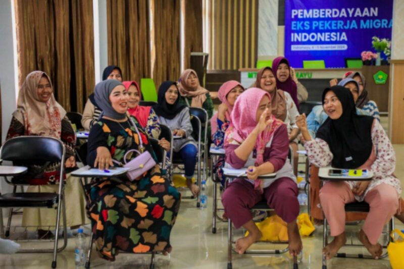 BRI melalui program BRI Peduli berkomitmen untuk membantu eks PMI yang telah menyelesaikan masa kontrak kerjanya di luar negeri melalui Program Pemberdayaan Eks PMI. (Dok. BRI)
