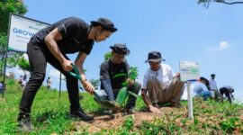 Kelompok Tani Hutan (KTH) bersama program BRI Menanam-Grow & Green memulihkan kerusakan hutan di kawasan Desa Malasari diakibatkan adanya aktivitas tambang warga. (Dok. BRI)