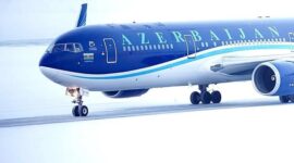 Pesawat Azerbaijan Airlines. (Insstagram.com @azerbaijanairlines)