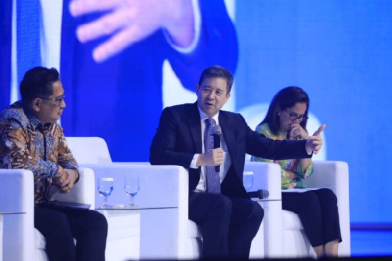 Chief Economist Asian Development Bank (ADB) Albert Francis saat menghadiri BRI Microfinance Outlook 2025 di ICE BSD (30/1/2024). (Dok. BRI)