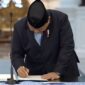 Presiden RI Prabowo Subianto menandatangani Keppres Pengangkatan Dewan Pengawas dan Badan Pelaksana dari Badan Pengelola (BP) Investasi Danantara. (Dok. Tim Media Prabowo)
