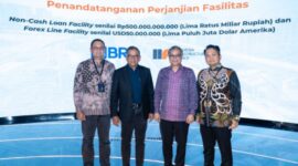 Penandatanganan perjanjian fasilitas kredit PT Bank Rakyat Indonesia (Persero) Tbk. kepada PT Indonesia Infrastructure Finance (IIF), di Kantor Pusat BRI, Jakarta pada Kamis (27/2/2025). (Dok. BRI)