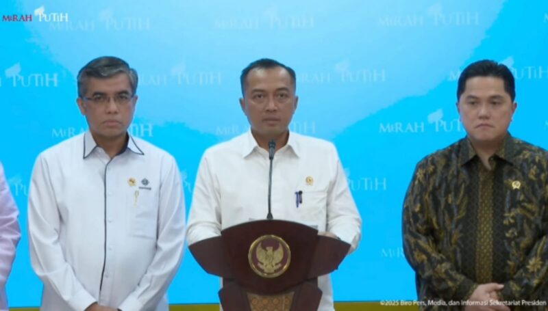 Menteri Sekretaris Negara Prasetyo Hadi saat menyampaikan keterangan terkait PT Sritex di Istana Merdeka, Jakarta pada Senin (3/2/2025). (Dok. TIm Media Prabowo)