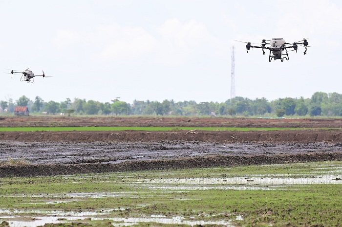 Presiden Prabowo Subianto melakukan kunjungan kerja di Provinsi Sumatera Selatan (Sumsel) yang didampingi oleh Menteri Pertanian Andi Amran Sulaiman. (Dok. Biro Pers, Media, dan Informasi Sekretariat Presiden)