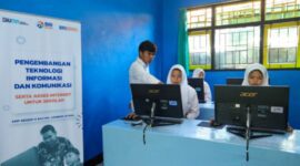 BRI Peduli menginisiasi penyaluran bantuan infrastruktur teknologi, informasi, dan akses internet ke SMP Negeri 6 Bayan di Kabupaten Lombok Utara, Nusa Tenggara Barat. (Dok. BRI)