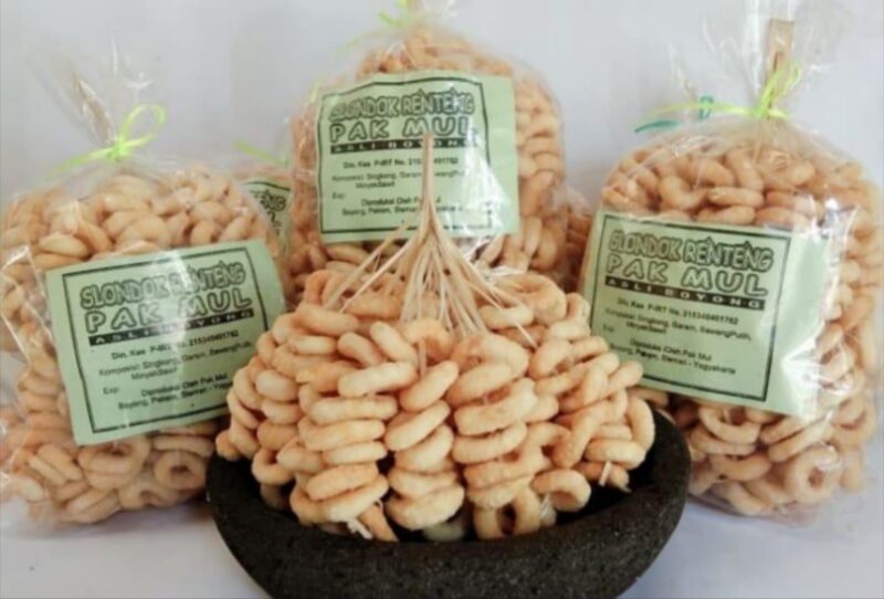 UMKM Slondok Renteng Pak Mul, produsen camilan tradisional asal Yogyakarta. (Dok. BRI).