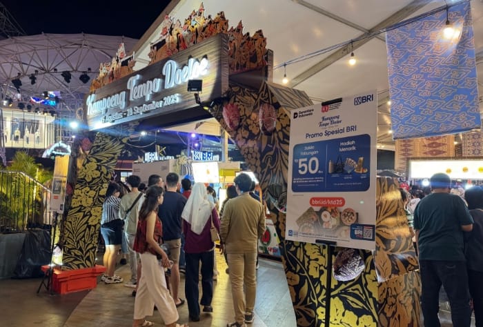 BRI hadir di Kampoeng Tempo Doeloe! Nikmati kuliner legendaris dan promo menarik dari BRImo. Jangan lewatkan special performance musisi ternama! (Dok. BRI)