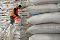 Stok beras SPHP Bulog disalurkan melalui Pemda untuk memastikan harga tetap stabil. (Dok. Bulog.co.id)